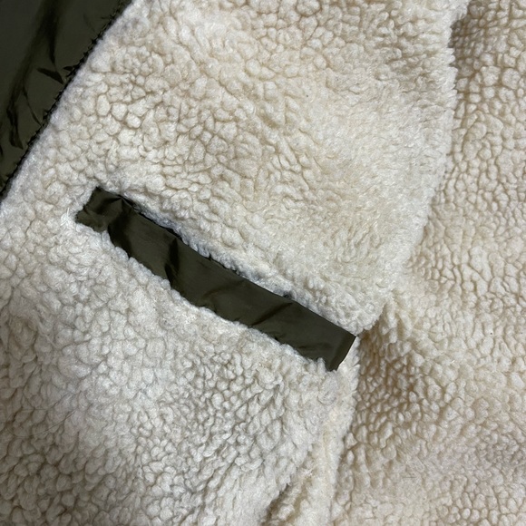 Guess Sherpa puffer jacket - Picture 7 of 8
